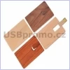 Dřevěná karta a USB flash disk