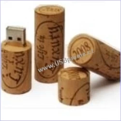 korkový flash disk